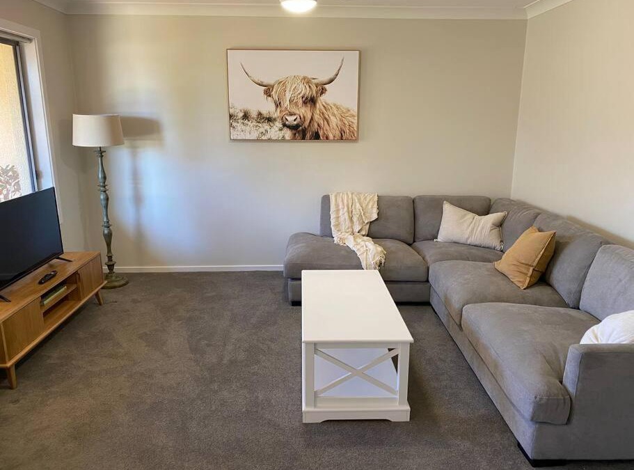 Young Apartment | Family Favourite, Spacious 2 Bedroom Unit