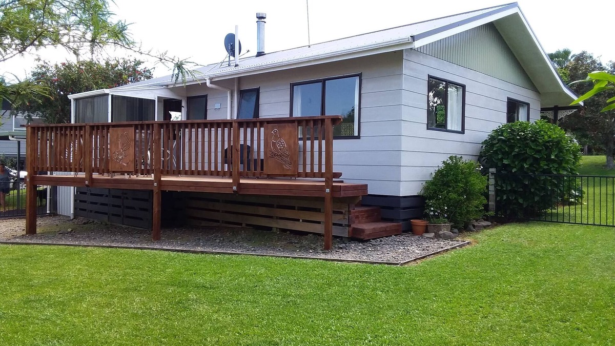 Coromandel House | Family/Fisherman/Pet Friendly/Fenced-Quiet street, Sunny aspect, Weber BBQ Wi-Fi