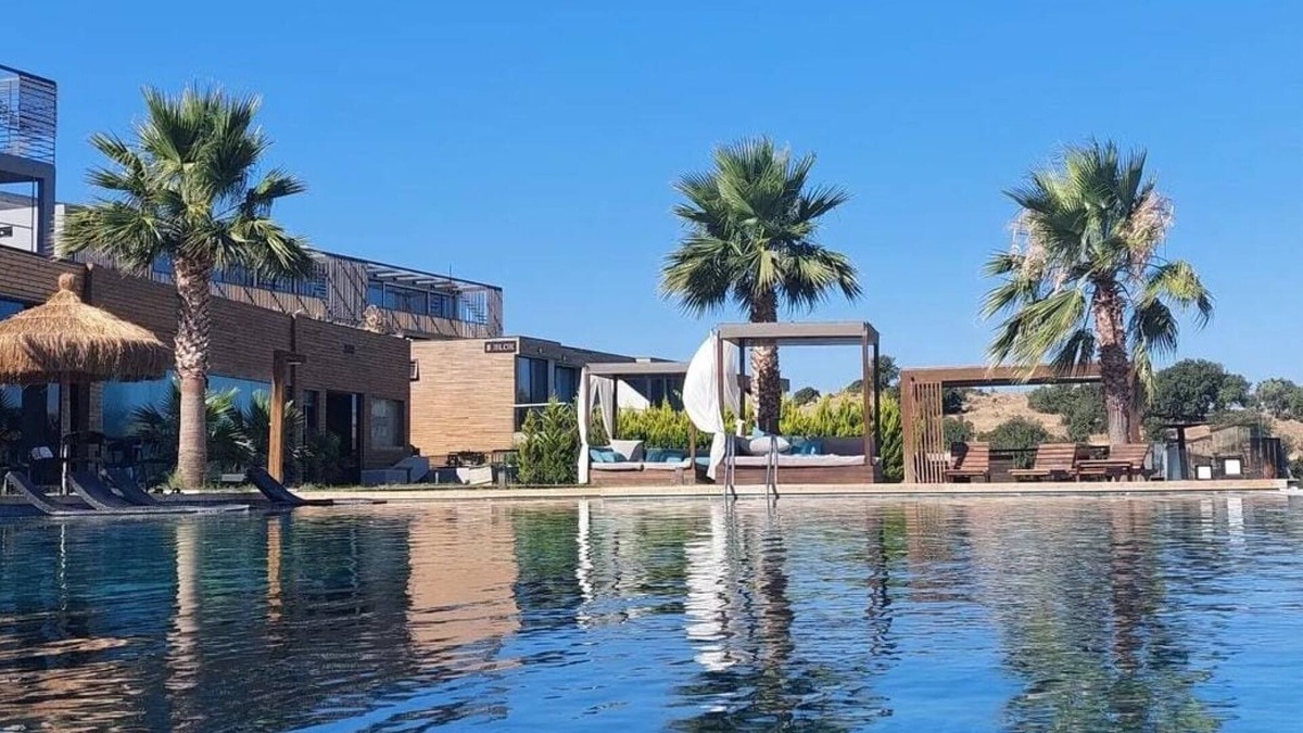 Meselik Apartment | Family Flat w Nature View, Pool, Balcony in Bodrum