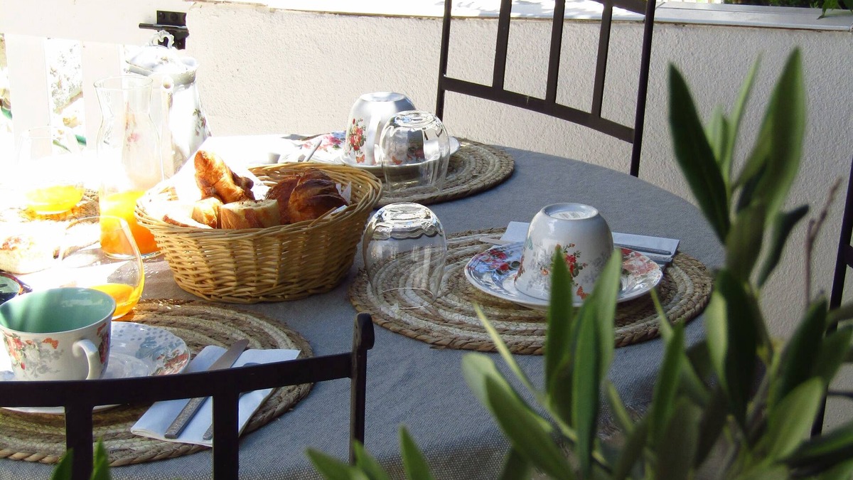 Canaules-et-Argentieres Bed & Breakfast | Family bed and breakfast with terrace - Gard - Cévennes