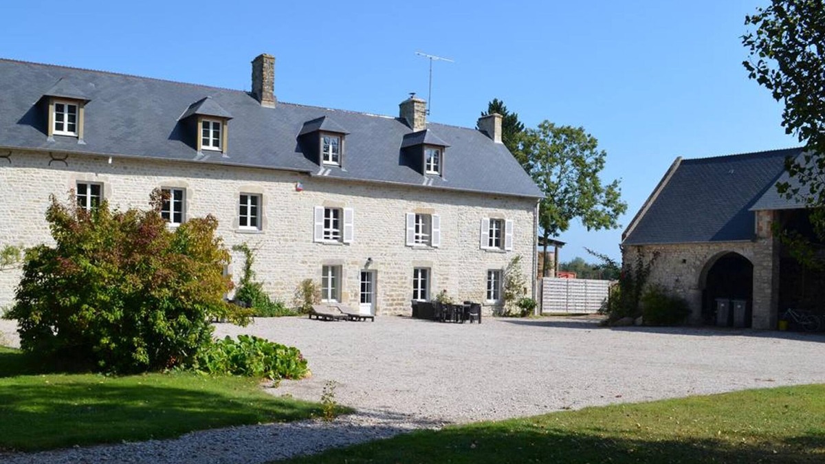 Sainte-Marie-du-Mont Cottage | Family-Friendly Cottage near Utah Beach with Sauna & Bikes