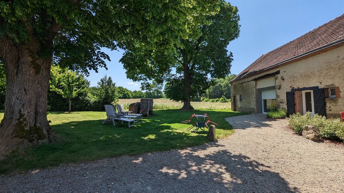 Pouligny-Notre-Dame Cottage | Family-Friendly Country Retreat with Garden, Near Leisure Base & Golf