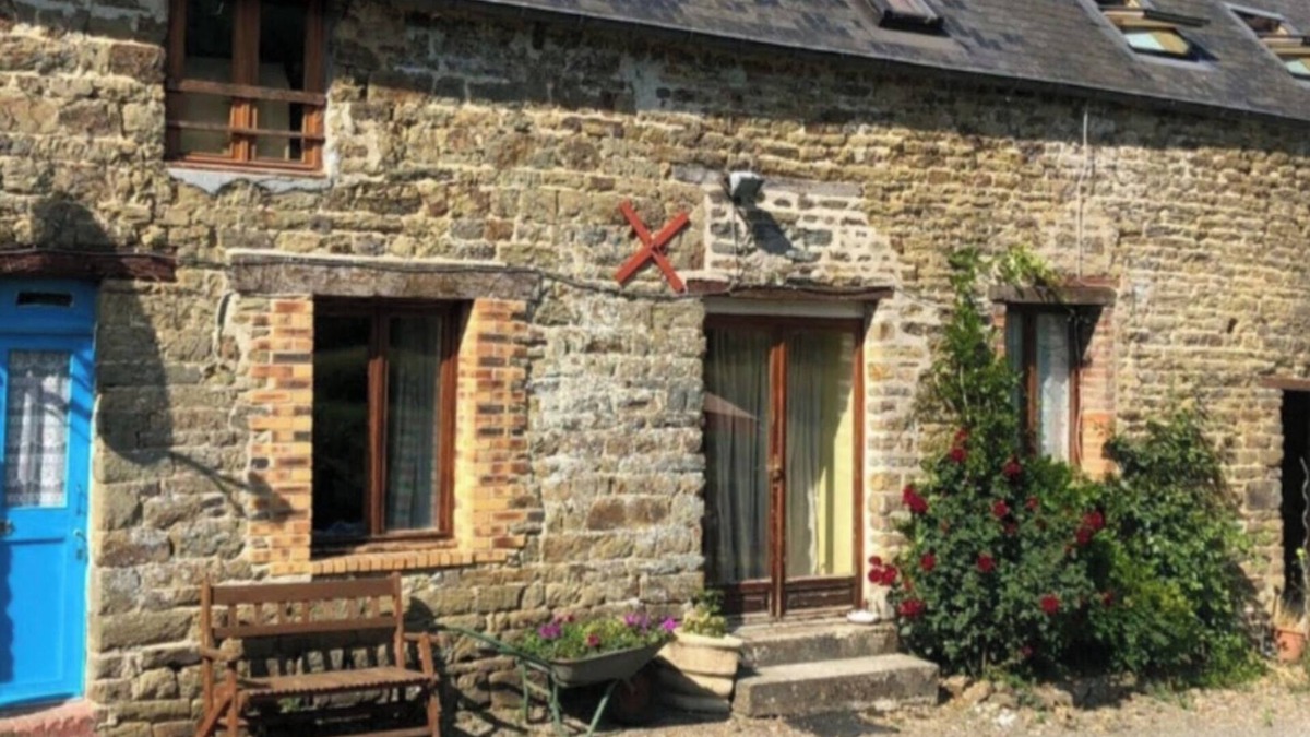 Saint-Pierre-Tarentaine Cottage | Family Friendly Spacious Comfortable Cottage and Garden. Rural and relaxing.