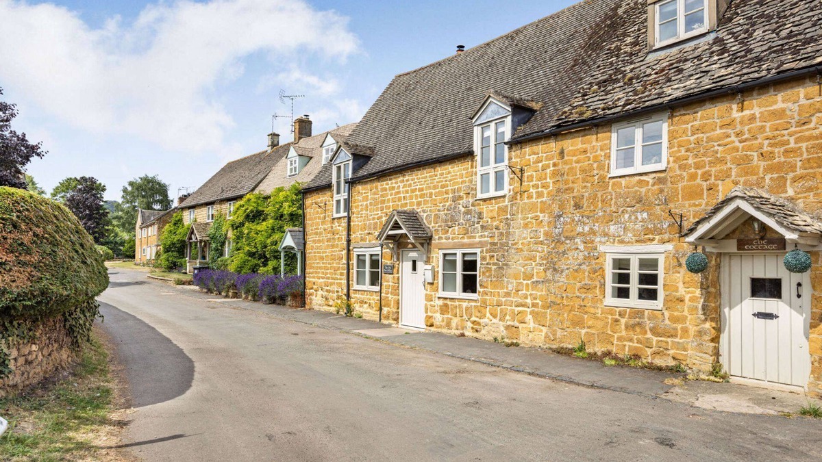 Ilmington Cottage | Family friendly period holiday cottage in the Cotswolds - The Old Post Office