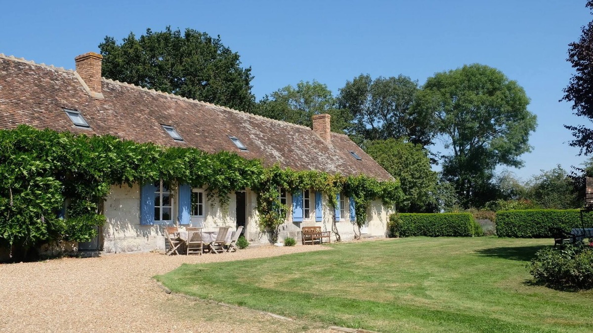 Prunay-Cassereau Other | Family-friendly farm house, pool & tennis court, with large garden, near Loire