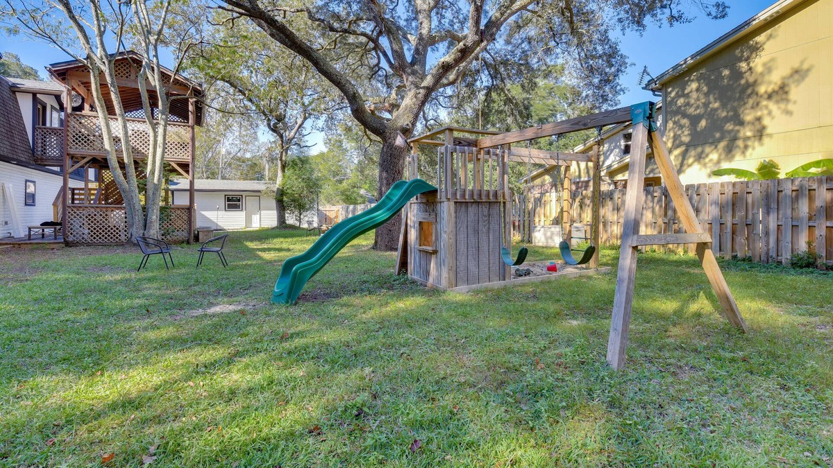 Wright House | Family-Friendly Duplex 6 Mi to Fort Walton Beach!
