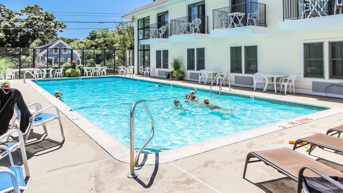West Yarmouth Condo | Family-Friendly 1BR Condo w/Pools & Kitchenette