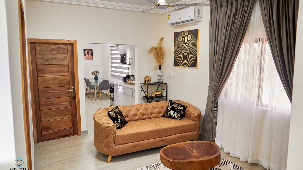 Accra Apartment | Family Friendly 2 Bedroom Apartment in Accra! Fast Wifi & Longstay Discount