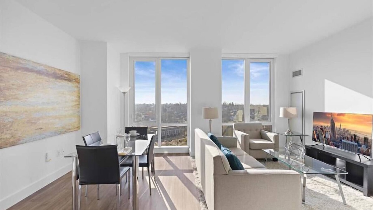 White Plains Apartment | Family Friendly 2BR | Full Kitchen | Downtown White Plains