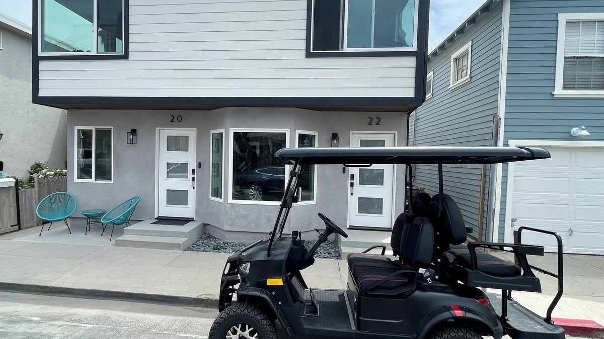 Harbor House | Family friendly 3 bedroom beach Getaway by the Bay. Ocean & bay seconds away.
