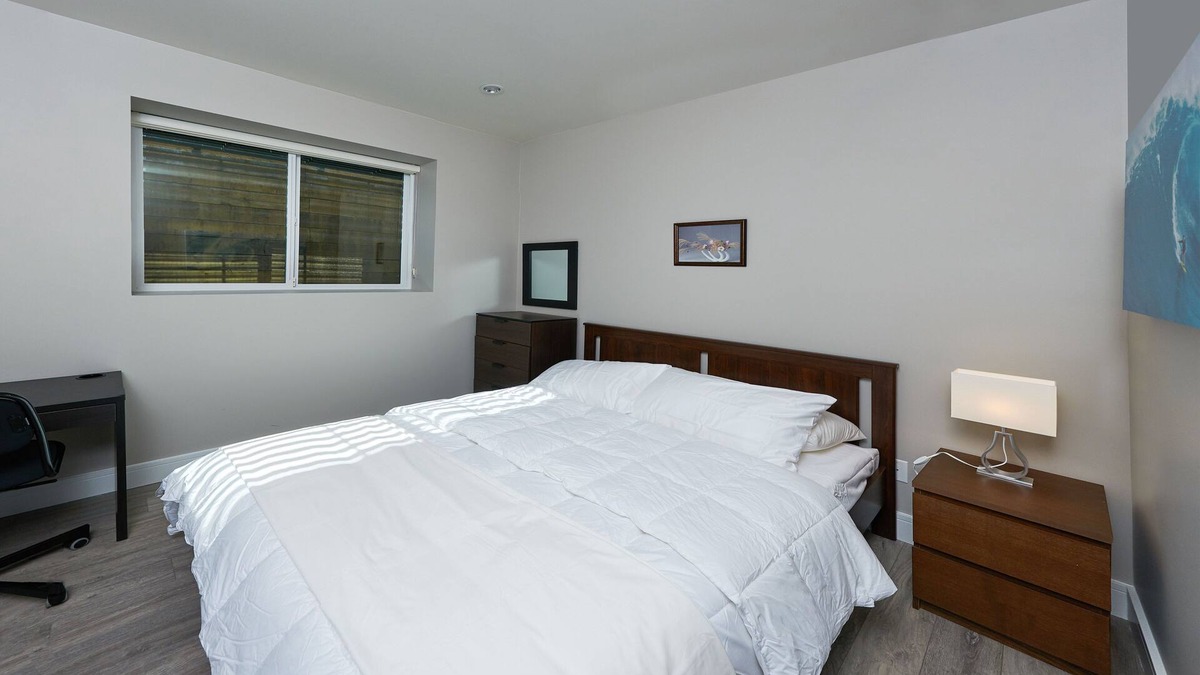 Burnaby Apartment | Family Friendly 3 Bed Rooms Basement Suite The Chateau - ST No. 00177094