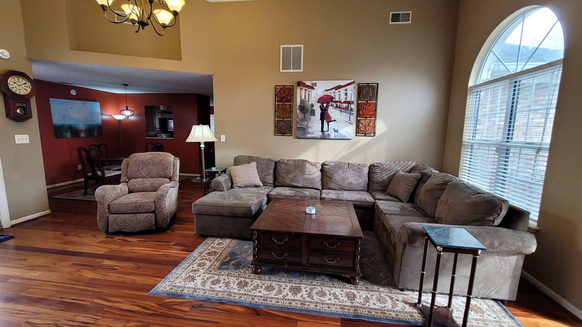 Keene House | Family Friendly 3 BR w/King Bed and Jacuzzi tub