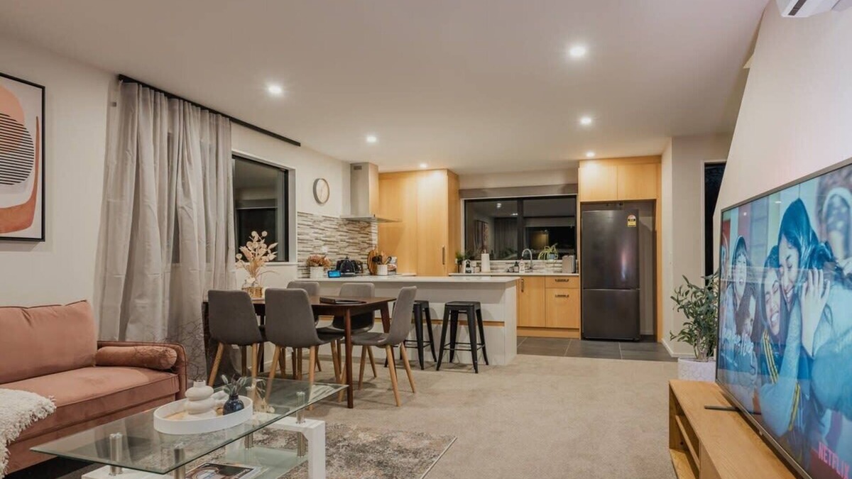 Riccarton House | Family-Friendly 3BR | Games Room & Patio