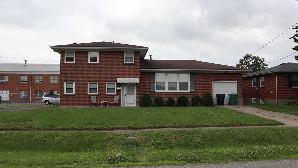 Shively House | Family-Friendly 3BR/2BA Home w/Fenced Backyard & Parking