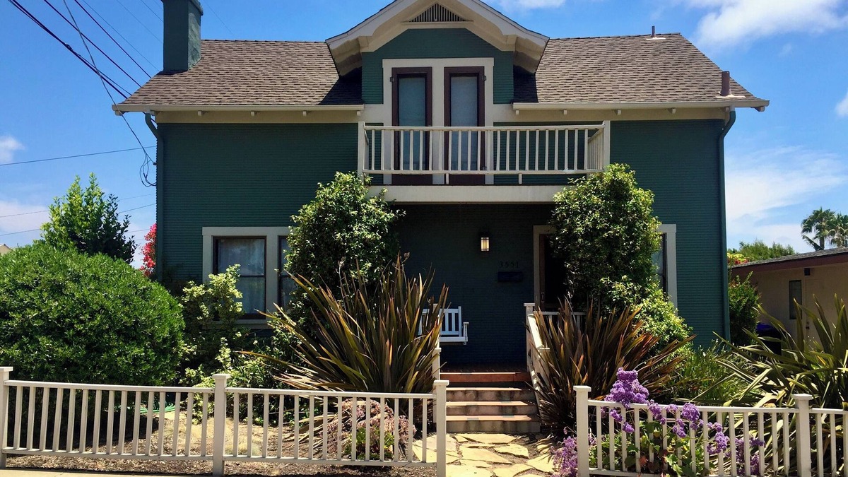 North Park House | Family Friendly 3BR Getaway! Central, Convenient, & Charming.