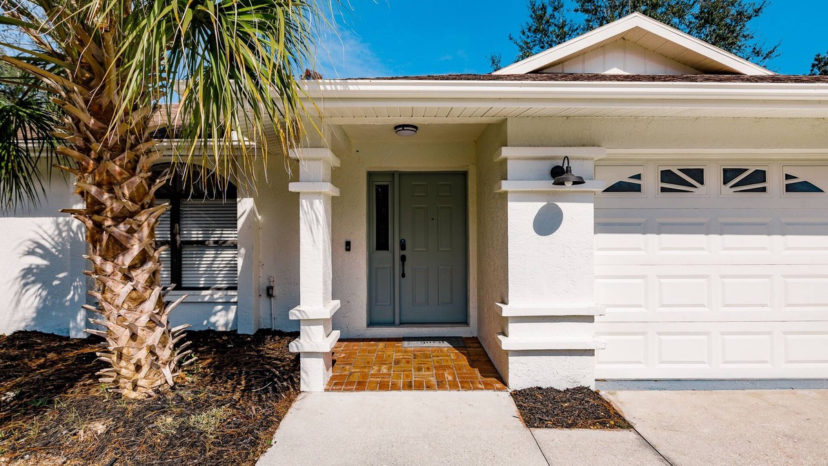 Fruitville House | Family friendly 4 bed 2 bath home in a peaceful neighborhood 15min to Siesta Key