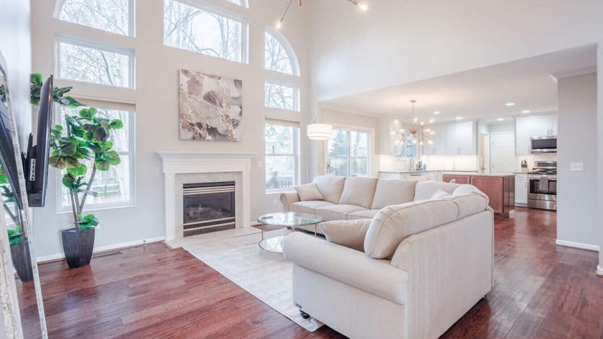 Loveland House | Family Friendly 5B w/EV Level 2 Charging & Close to Trails, I-71, Mason
