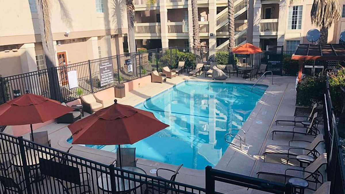 San Bruno Resort | Family-friendly Accommodation! Pets Allowed, Free Breakfast!