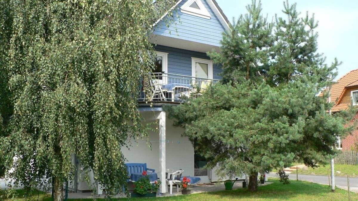 Korkwitz Apartment | Family friendly apartment in a new house in the baltic typical (blue/white) St