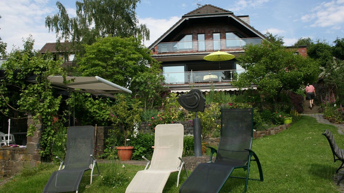 Oberwinter Apartment | Family-friendly apartment up to 4 people Rheinhöhe near Bonn