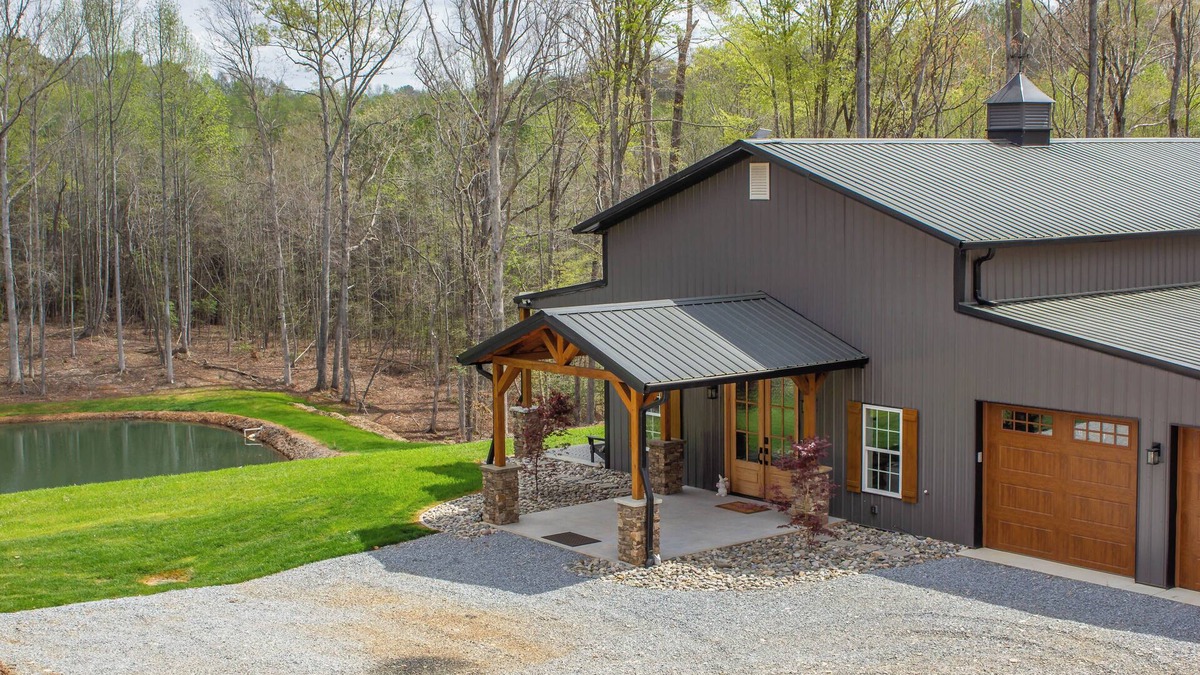 Easley House | Family-Friendly Barndominium Near Greenville!