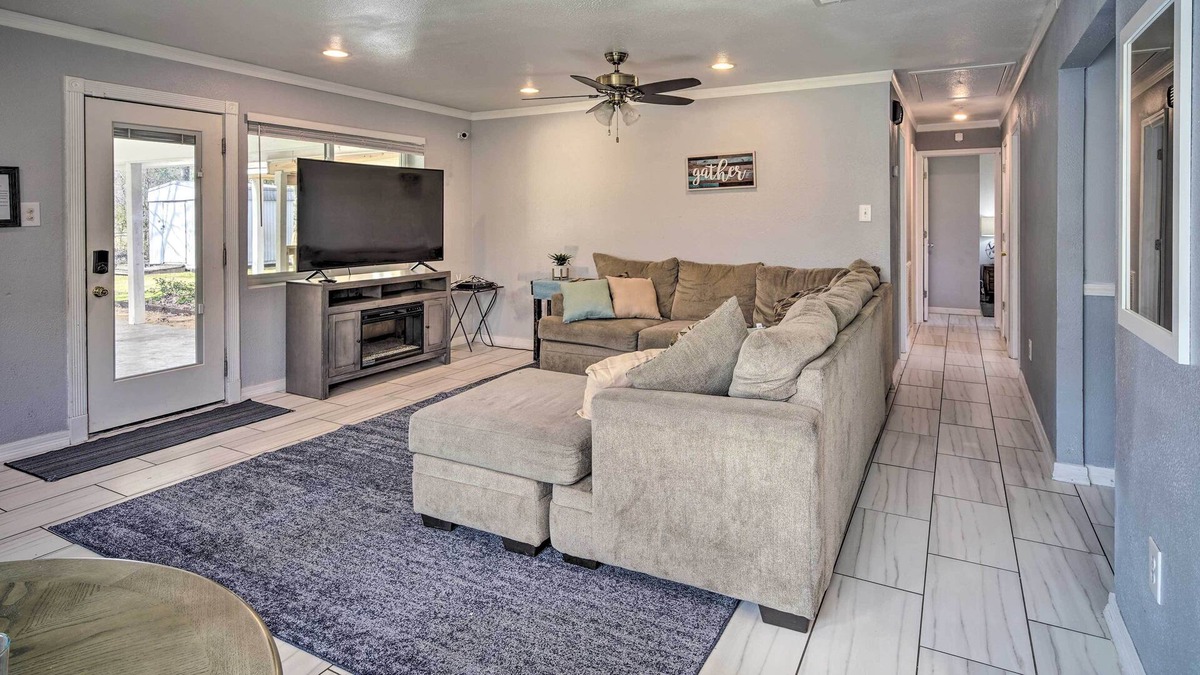 Baton Rouge House | Family-Friendly Baton Rouge Abode w/ Patio!
