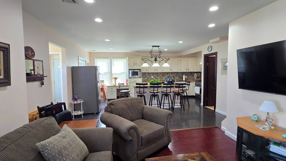 Keansburg House | Family-Friendly Beach House Just 1 Block from the Water in Keansburg!