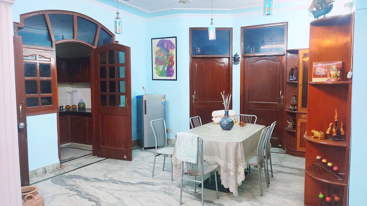 Preet Vihar Bed & Breakfast | Family-Friendly Bliss with Easy Train Access and Market Delights.