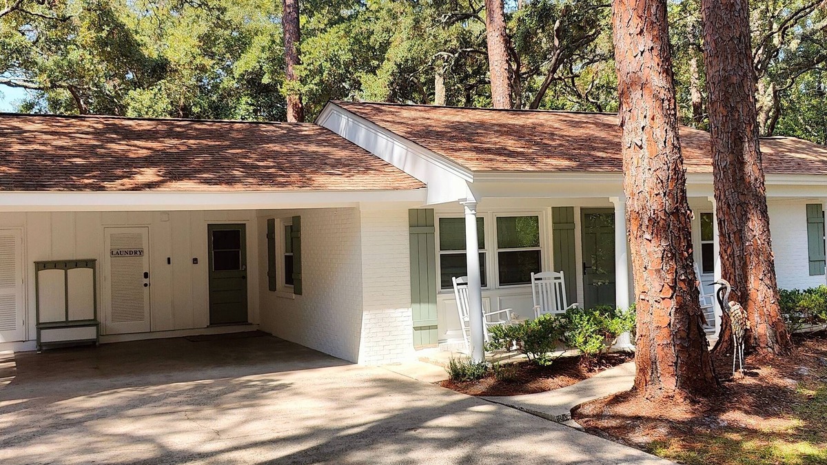 Jekyll Island House | Family-friendly, Cottage, 3 bed/2 bath,1 King,1 Queen, 2 Full, 2 Twin