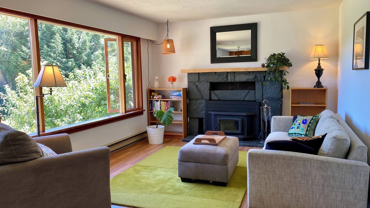Sturdies Bay House | Family friendly home centrally located on Galiano Island