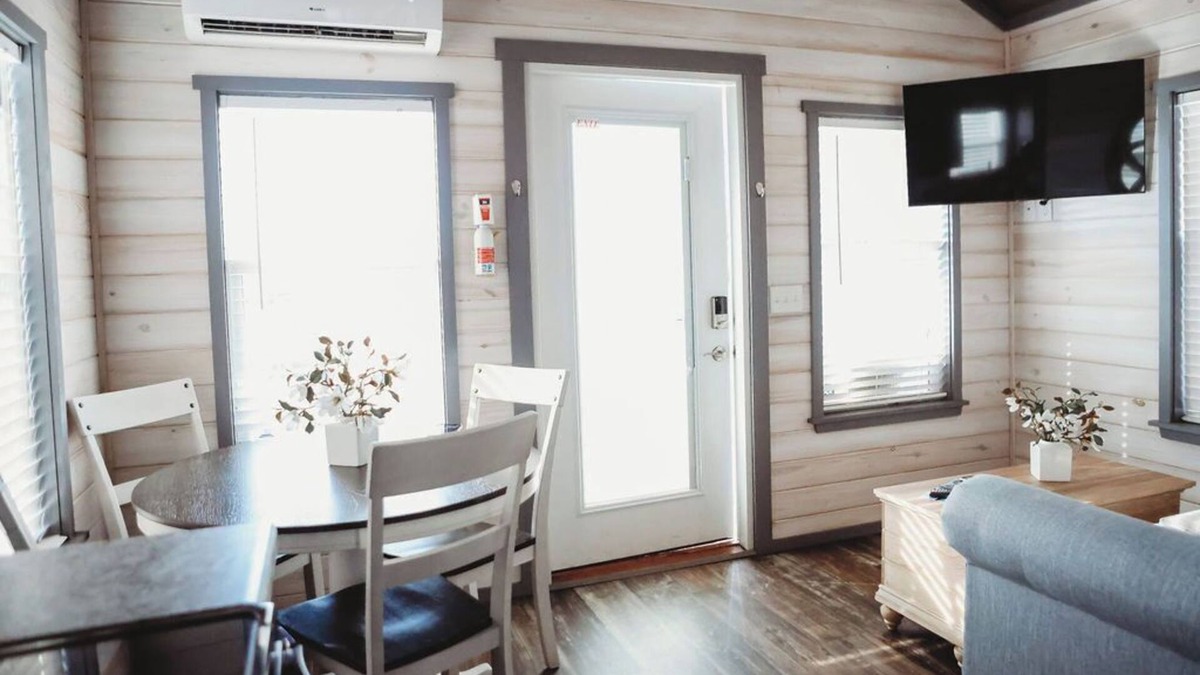 Dewy Rose Cabin | Family Friendly Cabin #2