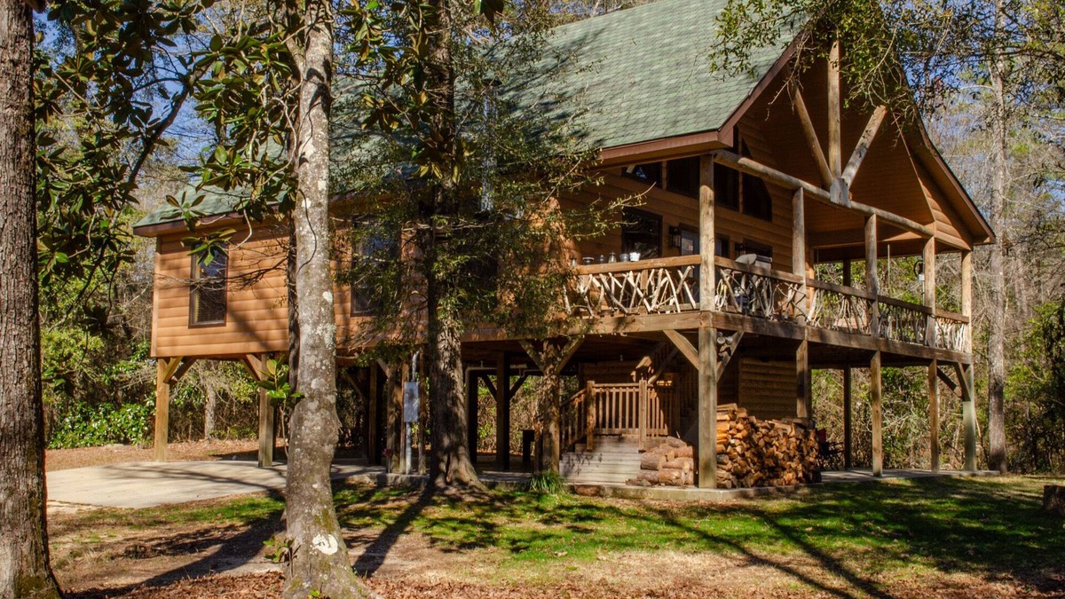 Seminary Cabin | Family friendly cabin with an exclusive view of a waterfall on the Okatoma River