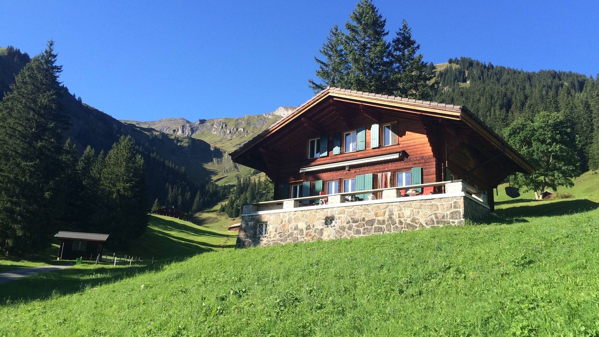 Grindelwald Ski Chalet | Family friendly, charming, traditional Swiss Alpine Chalet