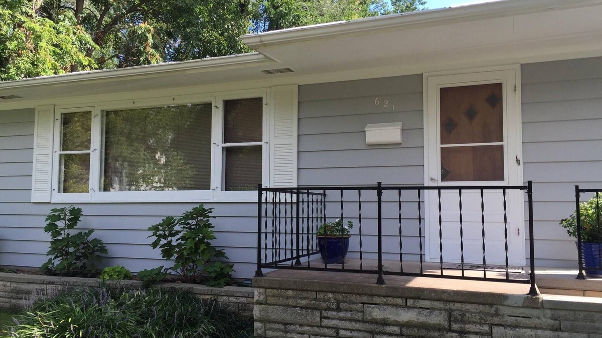 Manhattan House | Family friendly, close to downtown and restaurants , quiet neighborhood