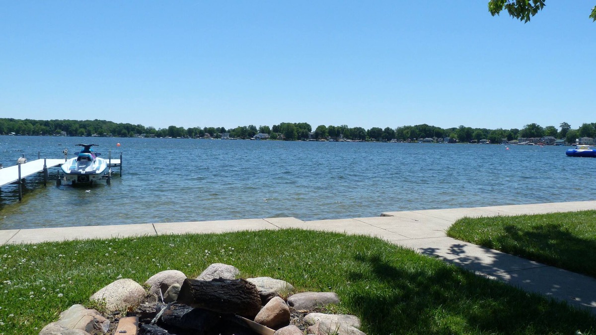 Fremont Cottage | Family-friendly Comfortable Lakefront Cottage on beautiful Lake George