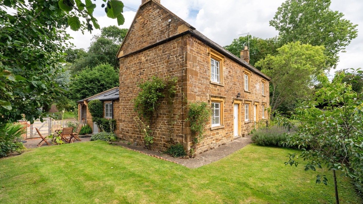 Brailes Cottage | Family friendly Cotswold holiday cottage - Brook Cottage, Lower Brailes