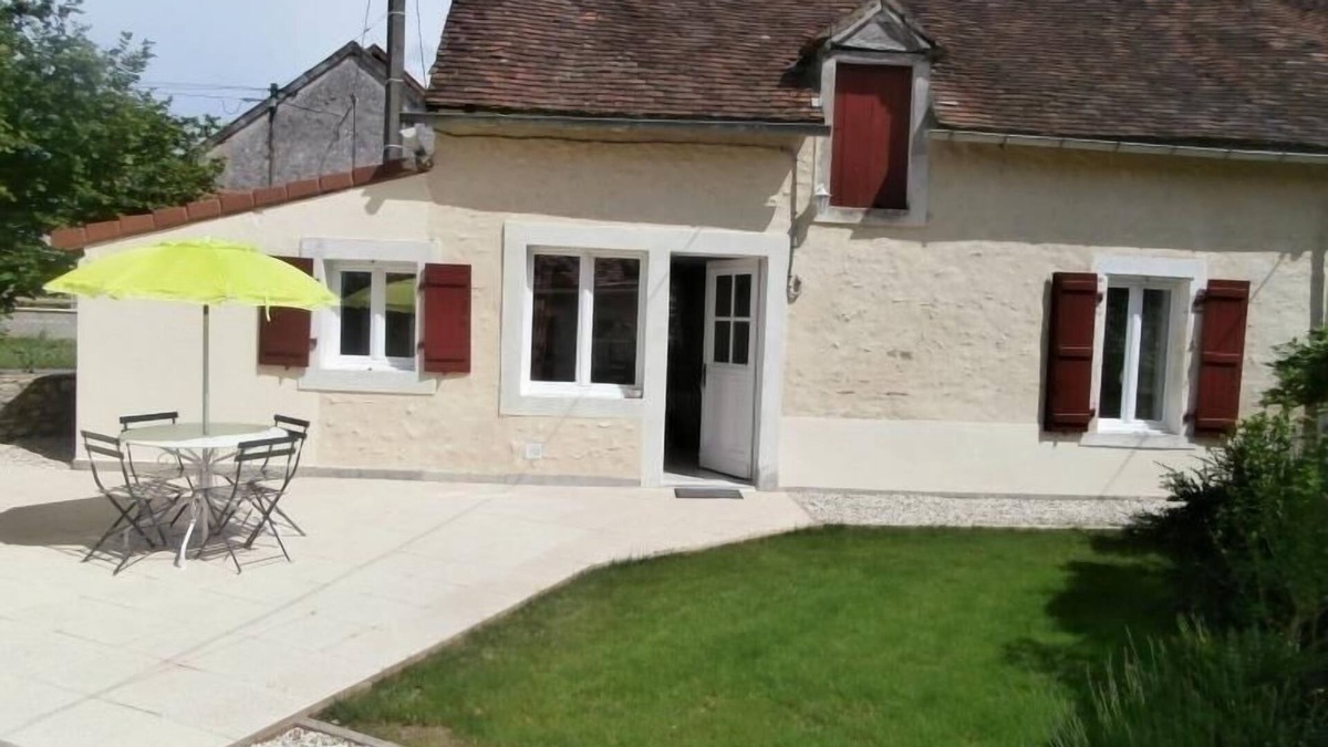 Luant Cottage | Family-Friendly Cottage in Brenne Park with Bikes, BBQ & Near Lake!