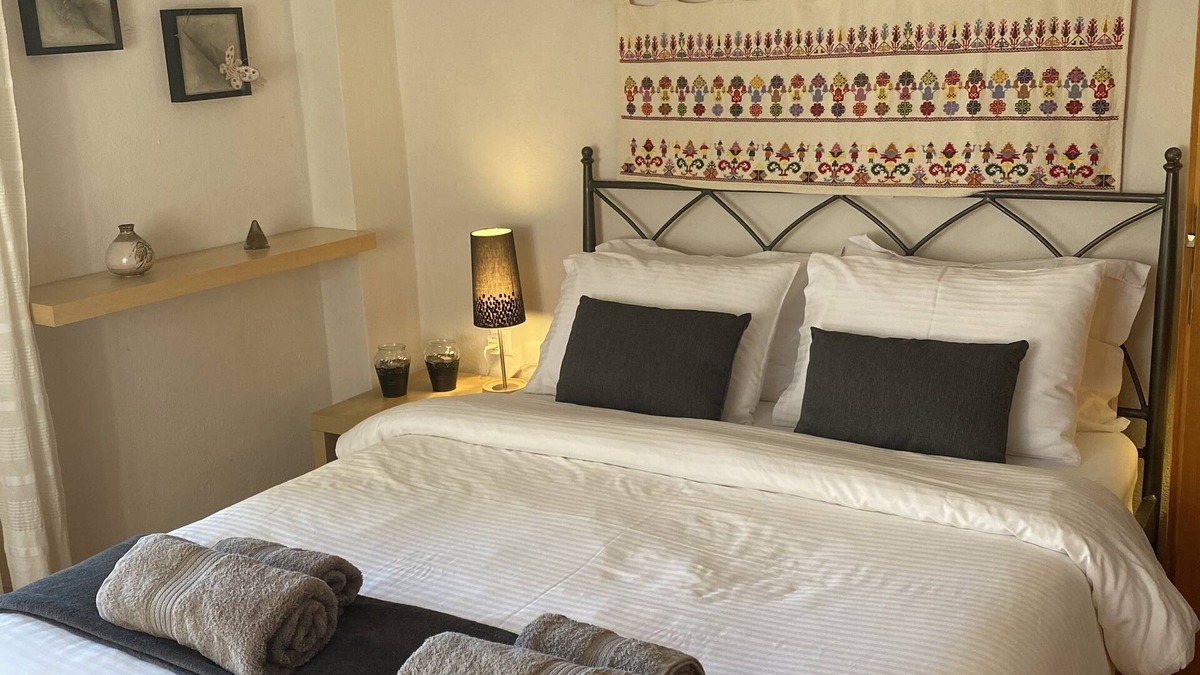 Elati House | Family-friendly countryhouse with panoramic view of Elati and Pindos mountains.