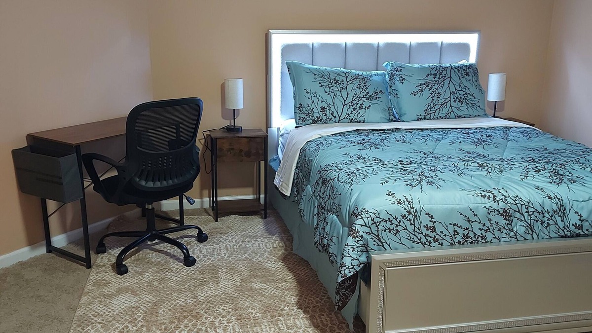 Bowie House | family-friendly cozy place for your relaxation. Close to high ways and DC.
