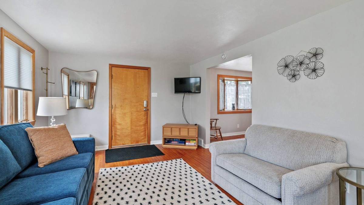 Brookline House | Family Friendly Cozy Home with Deck, AC, Wi-Fi, Private Garage in Brookline