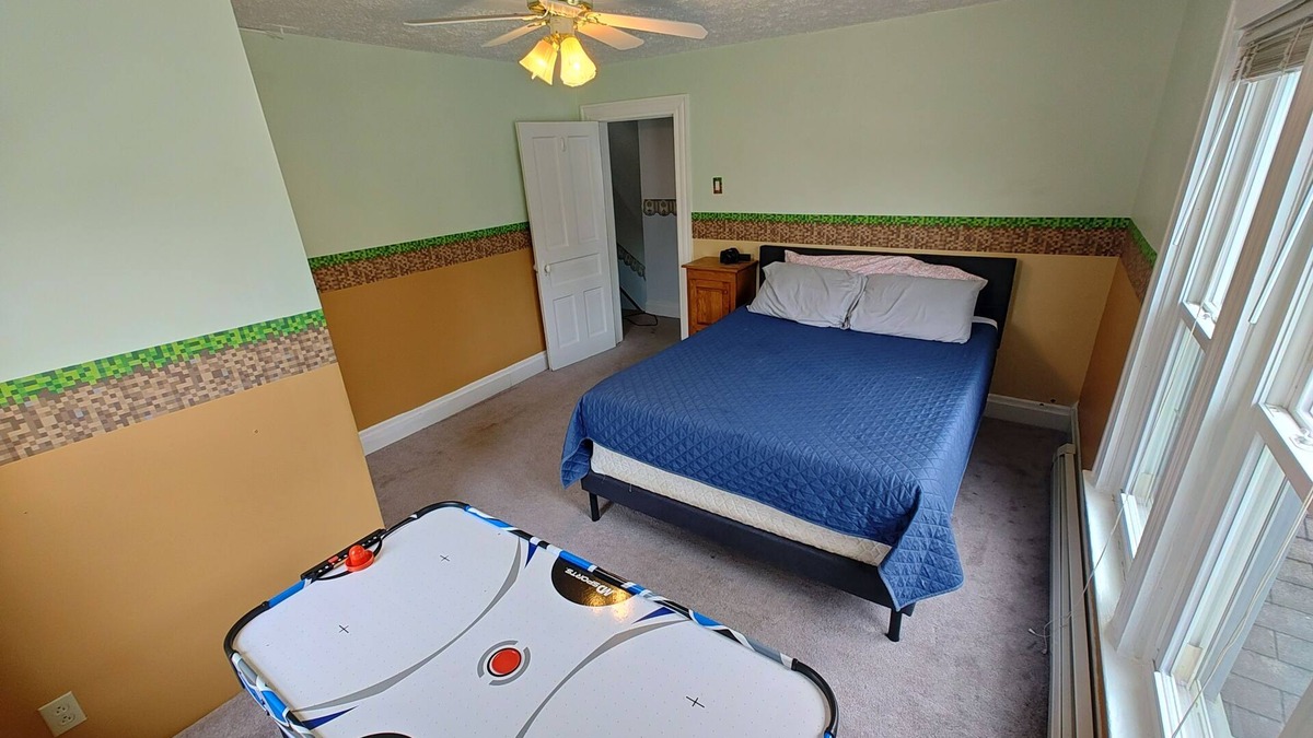 Ebensburg House | Family Friendly Ebensburg home!