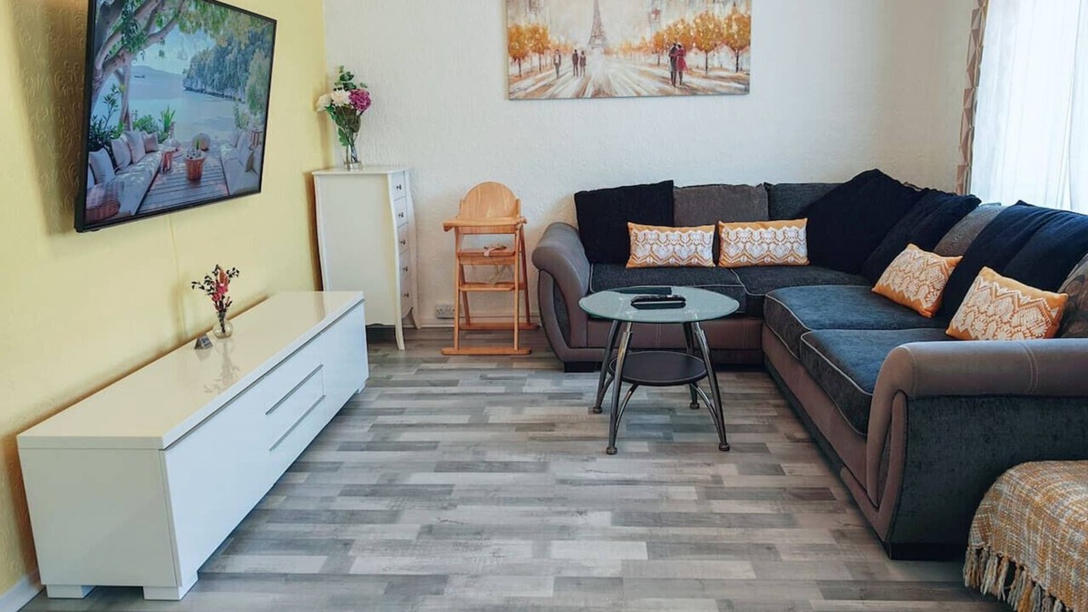 Baglan House | Family-friendly escape near beach and countryside