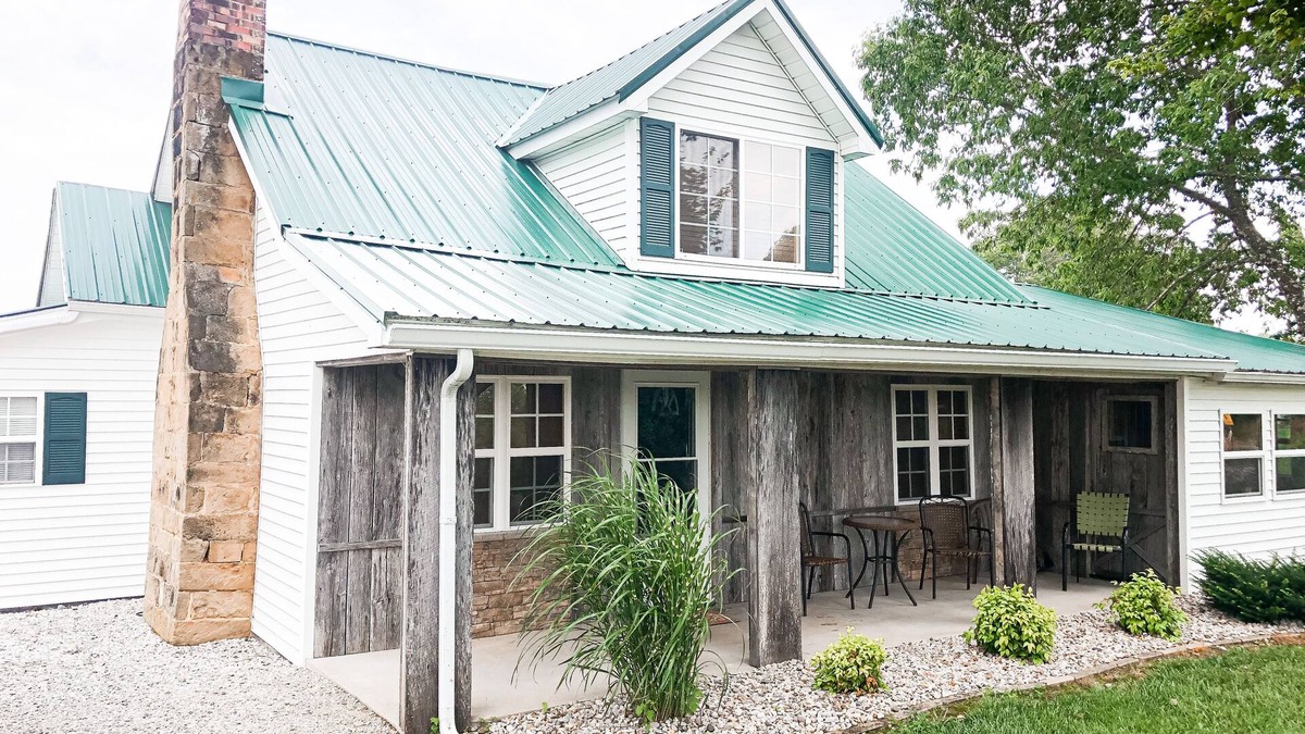 Burkesville Cabin | Family Friendly for all ages!