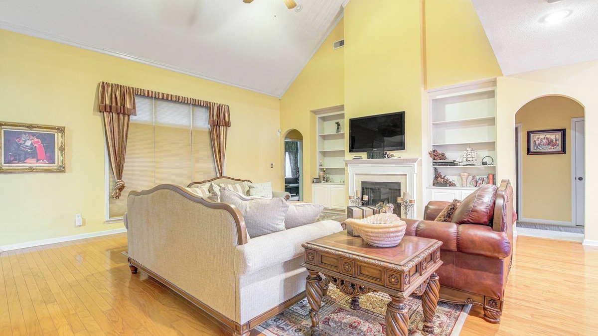 Lakes of Forest Hill House | Family-Friendly Gem w/Home Office in Memphis