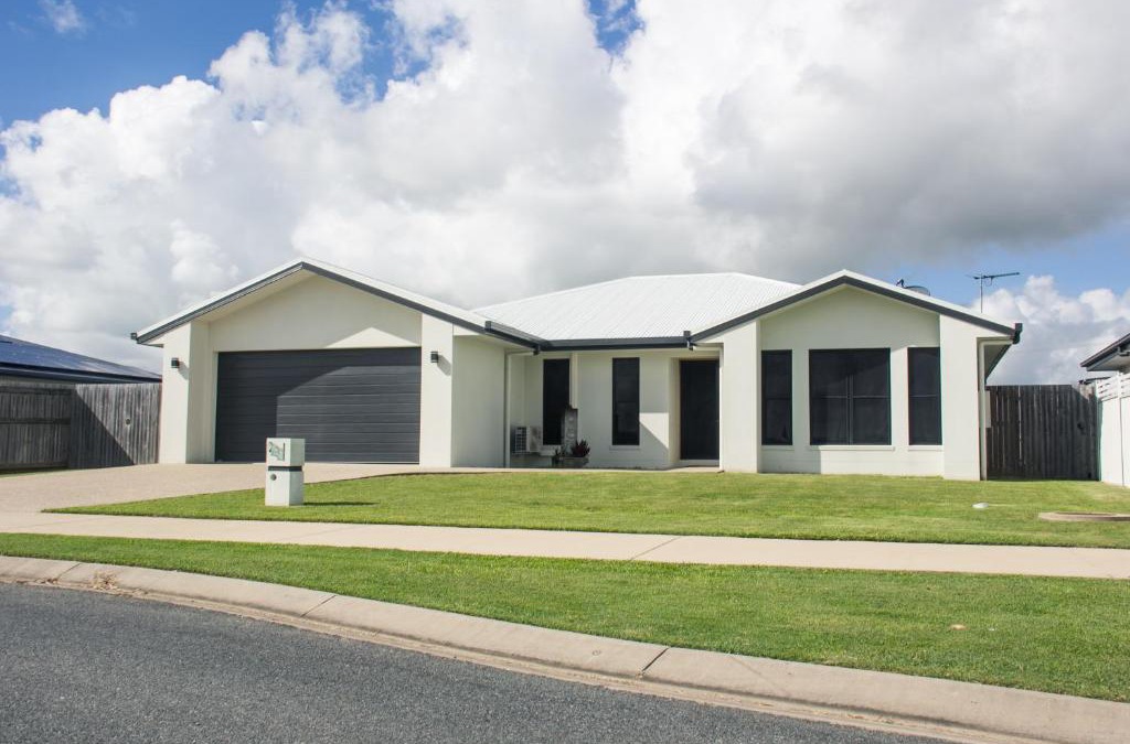 Ooralea House | Family Friendly Holiday Home
