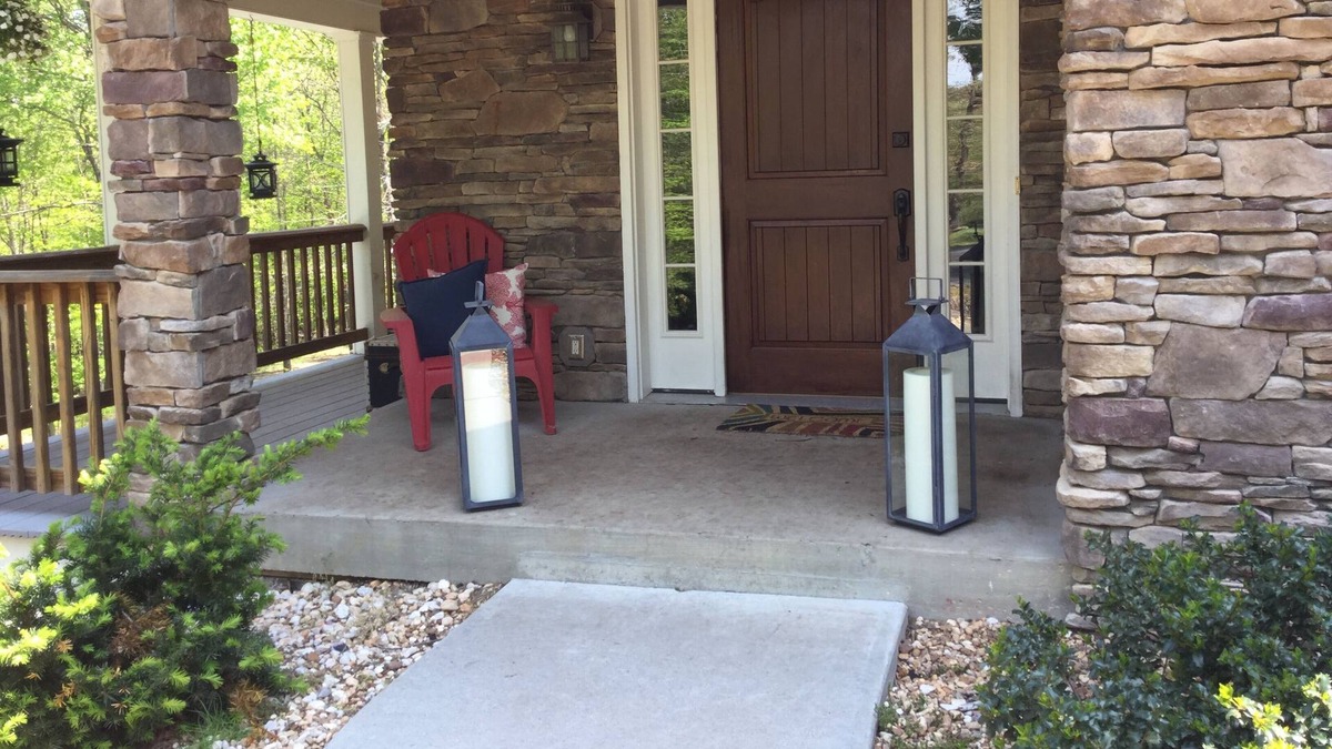 Fayetteville House | Family friendly home in heart of The New RIver Gorge. Pool. Pool close Oct-May1.