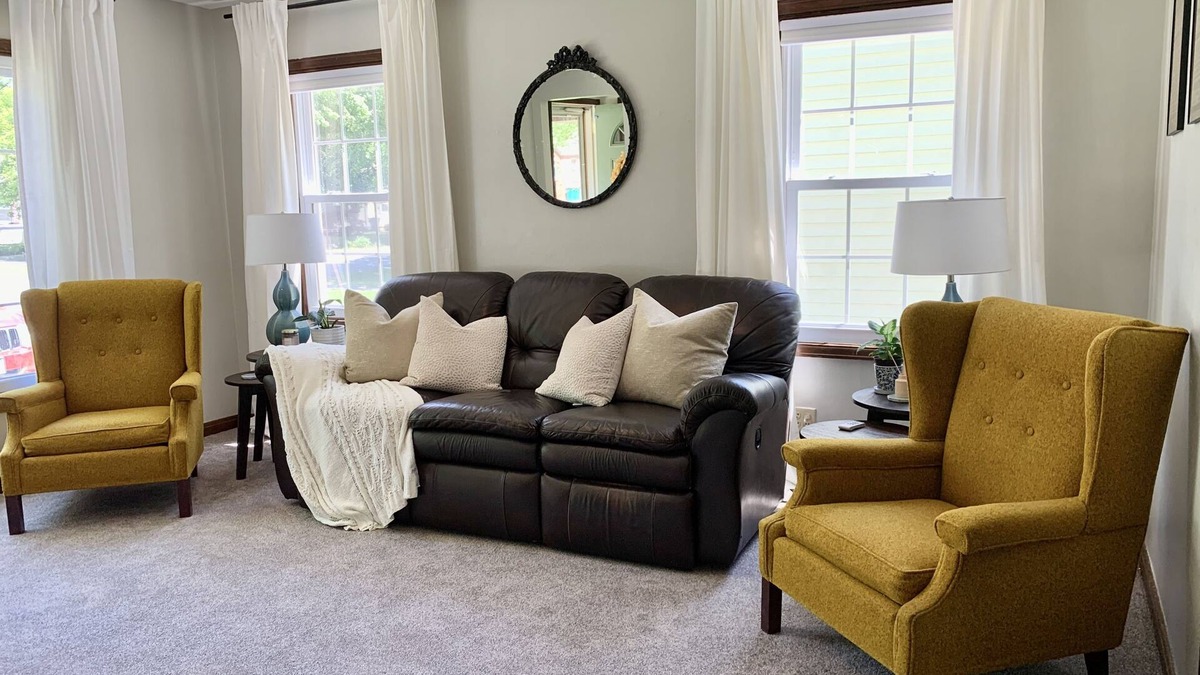 Springfield House | Family Friendly Home Centrally Located with Private Yard