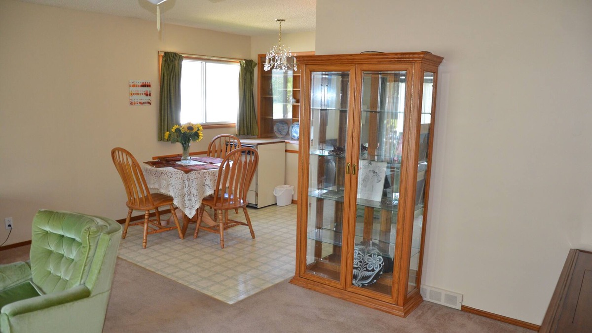 Banff Trail House | Family friendly home, 2bedroom with one queen bed in eachroom, big livingroom