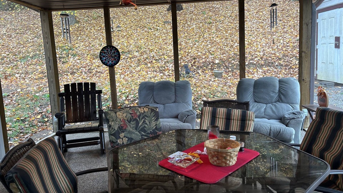 Newtown House | Family friendly home at the Hatfield McCoy Trails Plenty Room Close to Trails