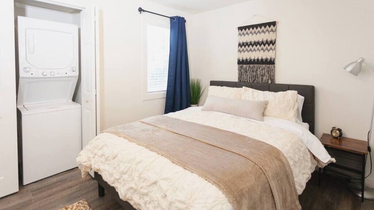 Gold Hill Cottage | Family friendly home overlooking the Rogue River.